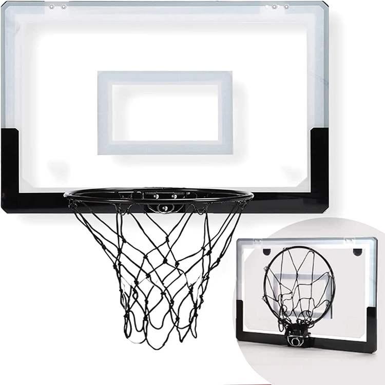 ¿Cuál es la diferencia entre los mini aros de baloncesto colgantes y los montados con adhesivo?